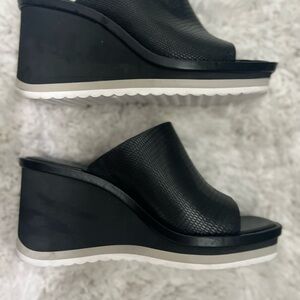 Vince Camuto Black Textured Wedge Sandals